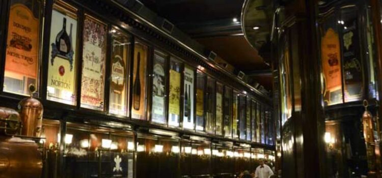 10-Reabre-el-emblemático-bar-The-New-Brighton-del-microcentro-porteño